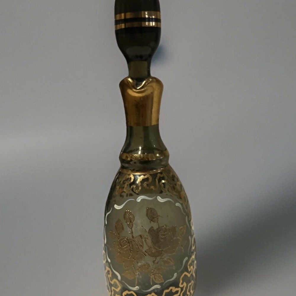 ❤️⭐️$5 when bundled⭐️ Vintage Czech art Gold and Black Decorative cruet Bottle